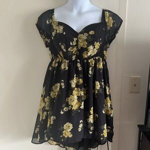 $10 Moving Sale!!! Torrid Floral Print Off Shoulder Top